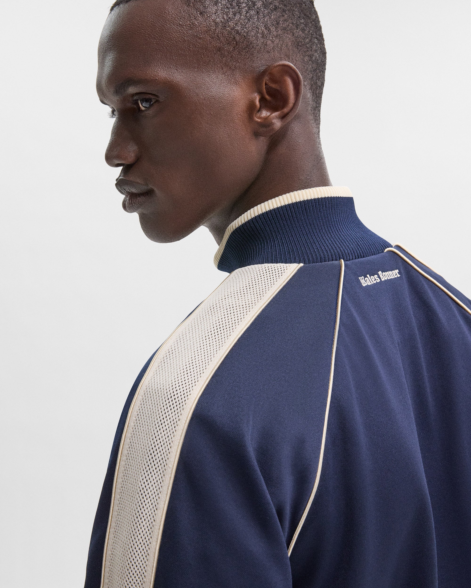 Motion Track Top